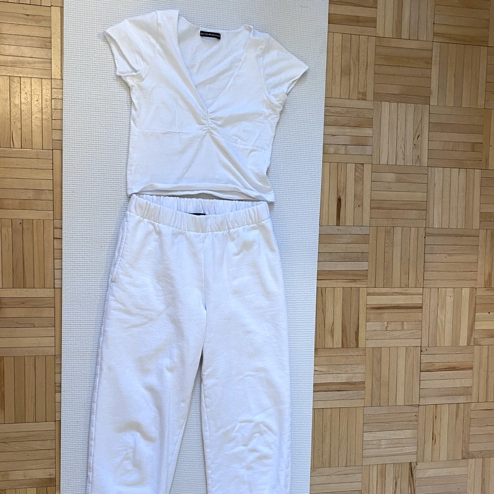 Brandy Melville White Gina Top Rosa Sweatpants set